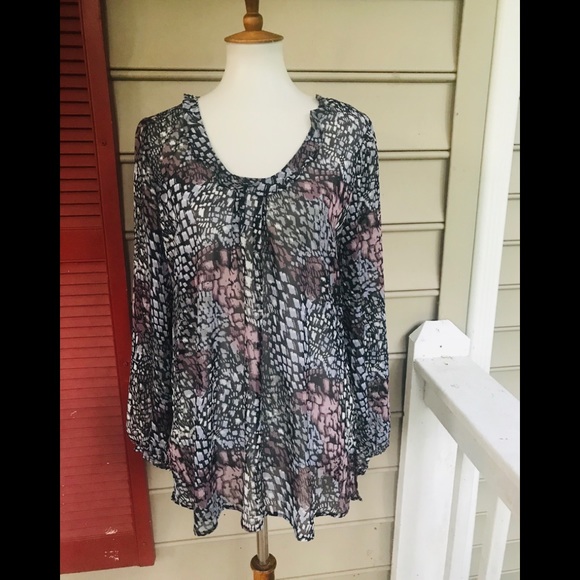 Tops - Travel Smith Pretty Semi Sheer Tunic M FREE SHIP